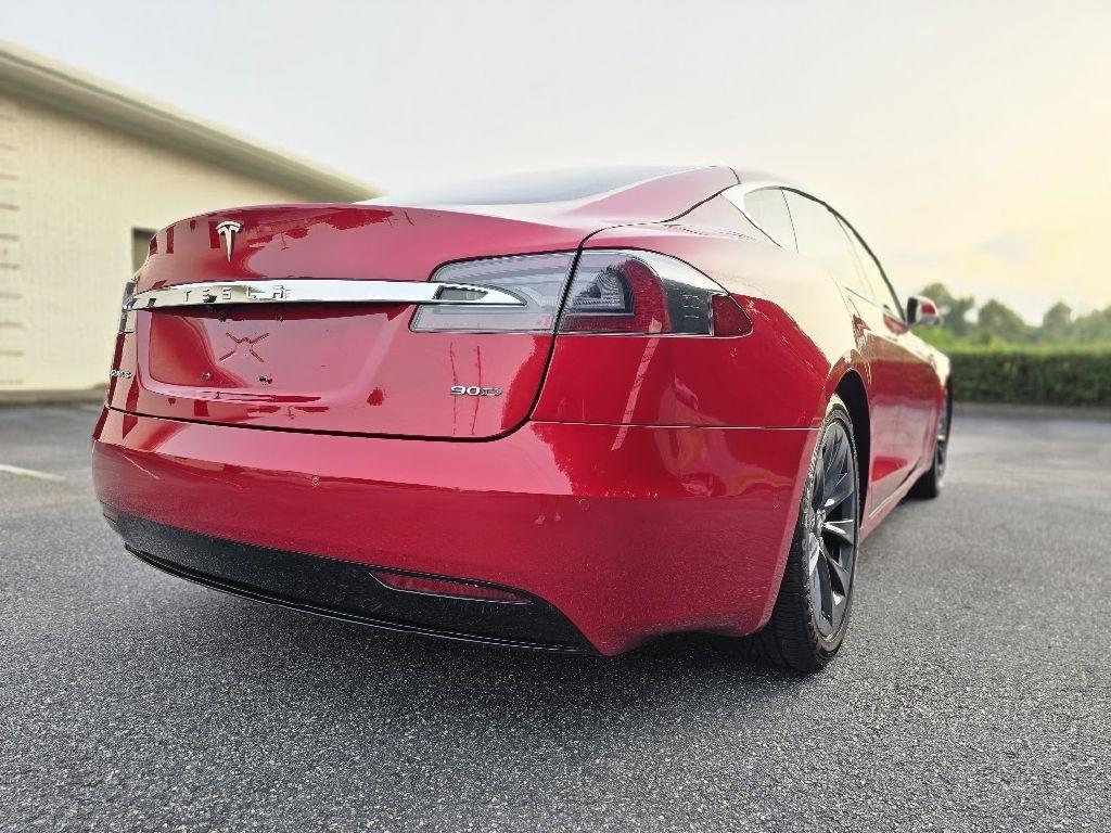 Tesla Model S 90D 2016