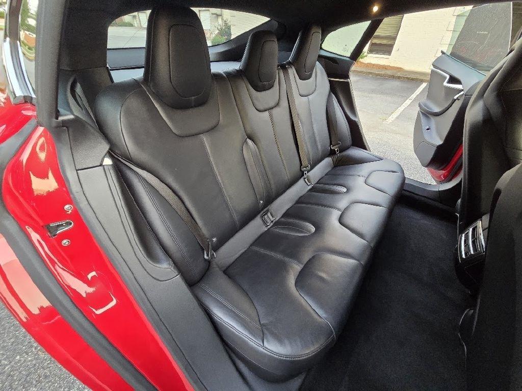 Tesla Model S 90D 2016