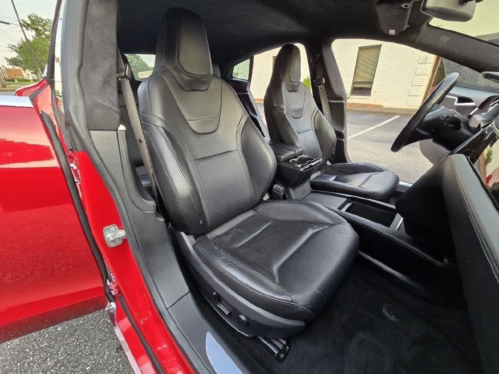 Tesla Model S 90D 2016
