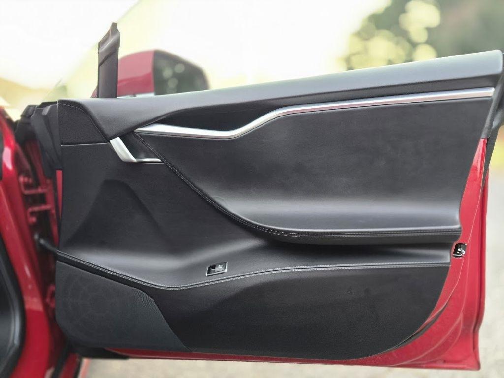 Tesla Model S 90D 2016