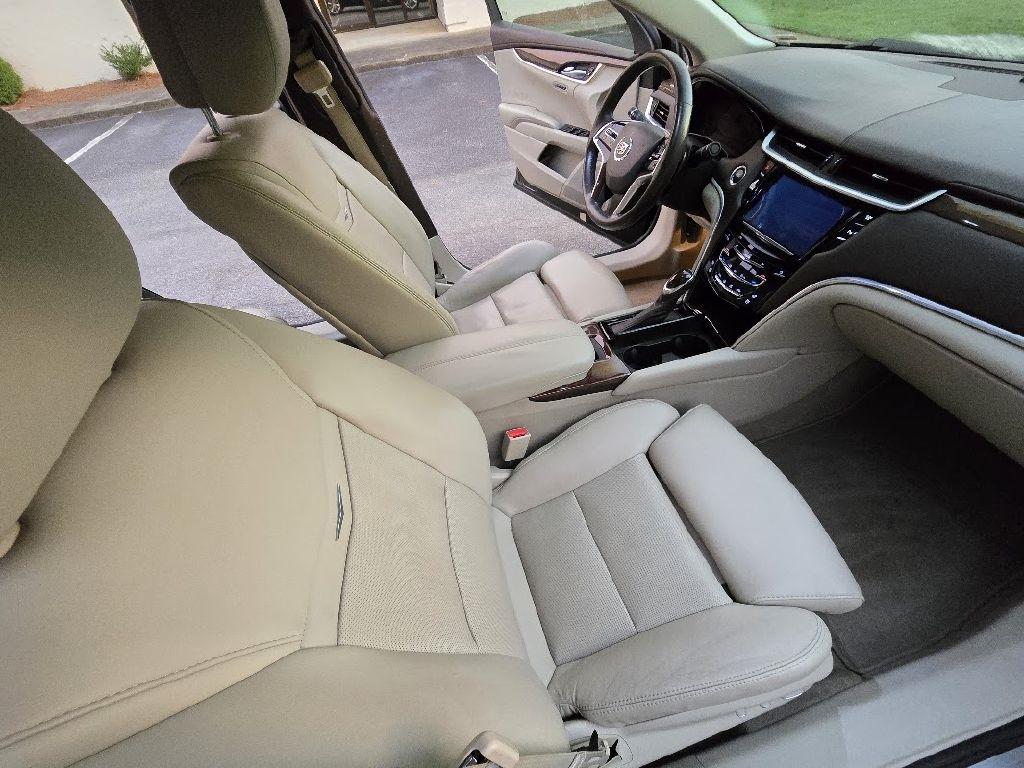 Cadillac XTS Luxury AWD 2013