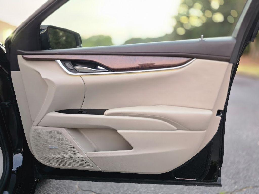 Cadillac XTS Luxury AWD 2013