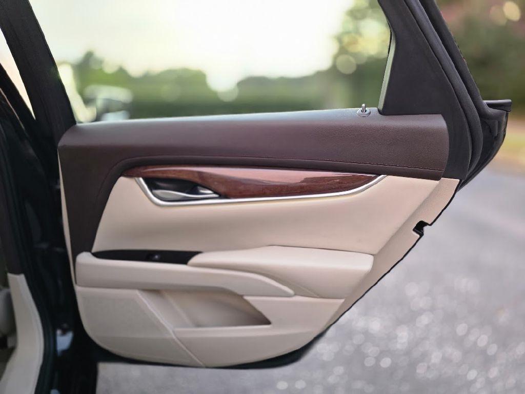 Cadillac XTS Luxury AWD 2013