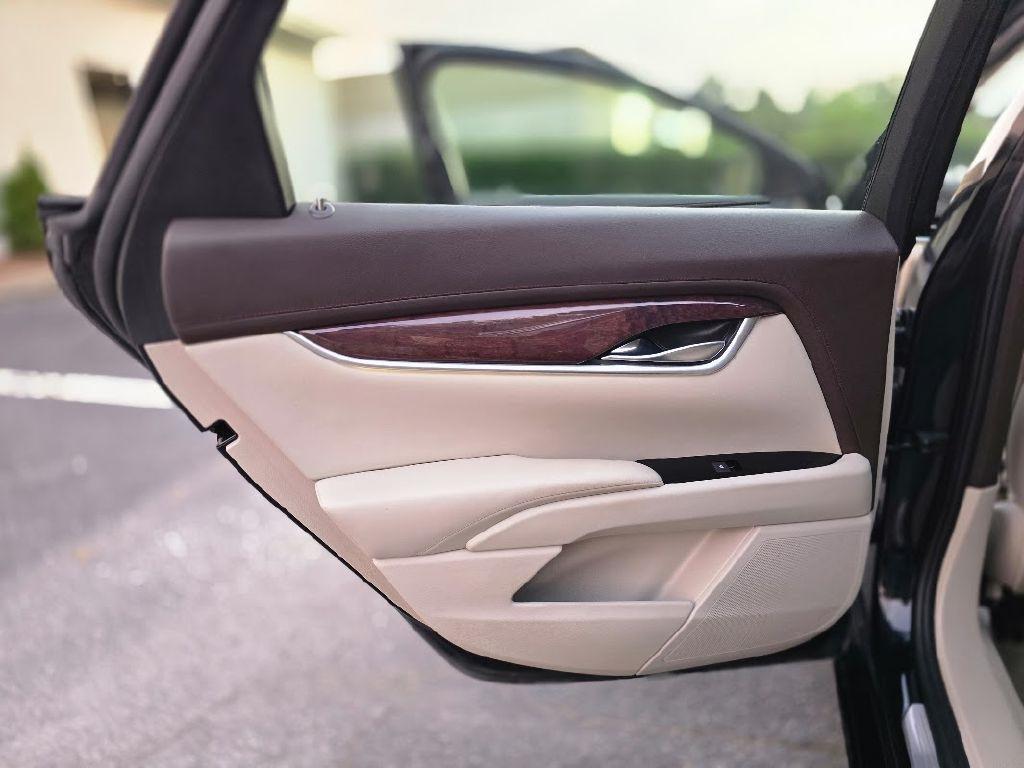 Cadillac XTS Luxury AWD 2013
