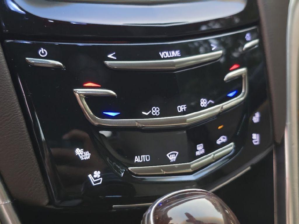 Cadillac XTS Luxury AWD 2013