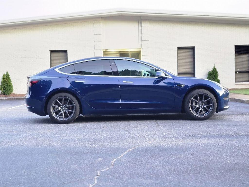 Tesla Model 3 Base 2018