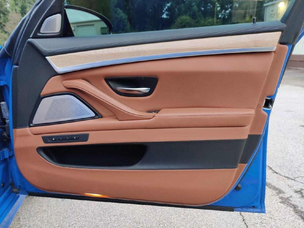 BMW M5 Sedan 2014