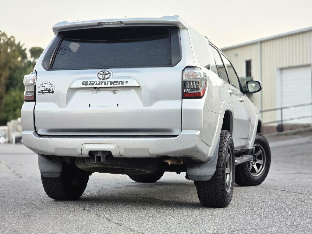 Toyota 4Runner SR5 4WD 2016