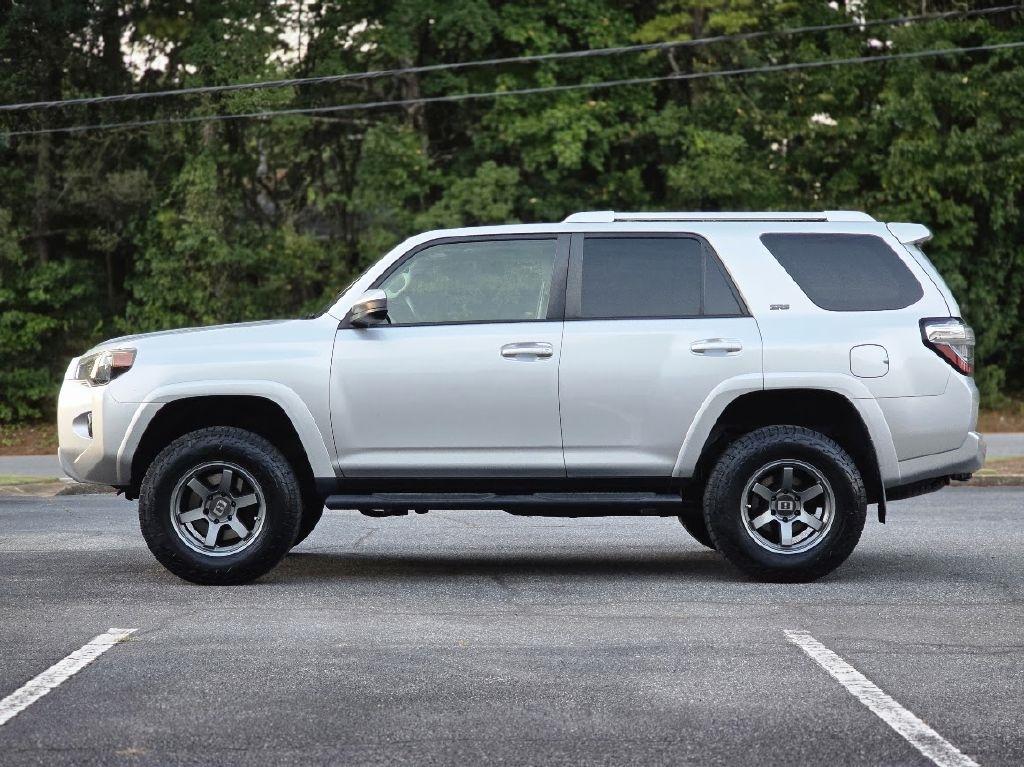 Toyota 4Runner SR5 4WD 2016
