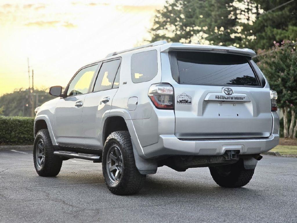 Toyota 4Runner SR5 4WD 2016
