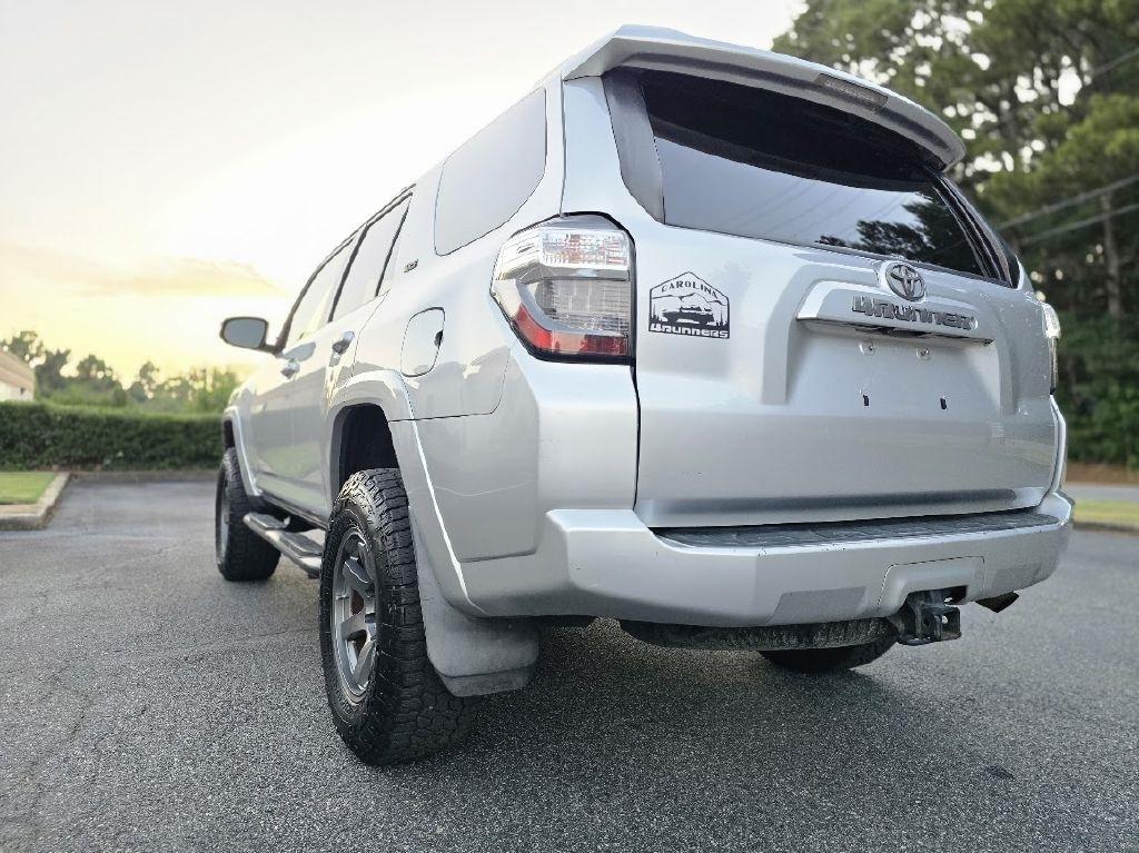 Toyota 4Runner SR5 4WD 2016