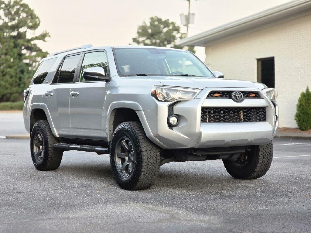 Toyota 4Runner SR5 4WD 2016