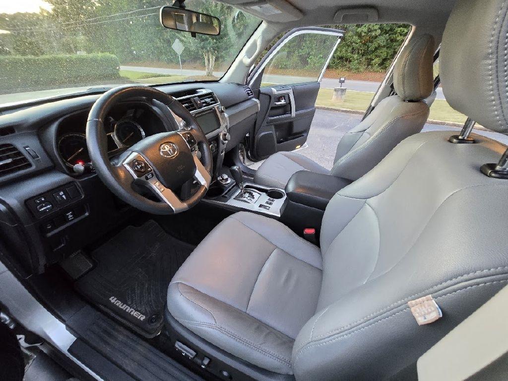 Toyota 4Runner SR5 4WD 2016