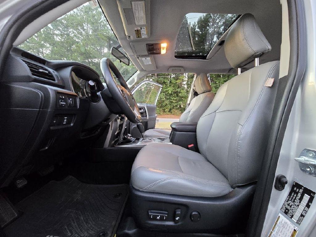 Toyota 4Runner SR5 4WD 2016