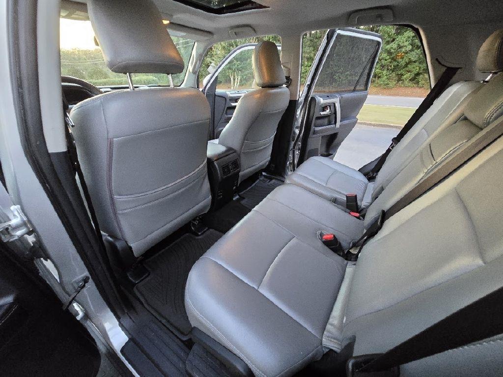Toyota 4Runner SR5 4WD 2016