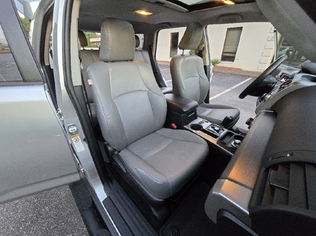 Toyota 4Runner SR5 4WD 2016