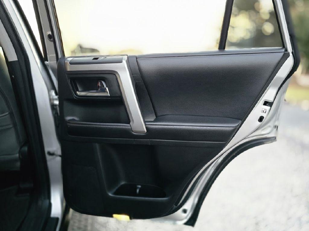 Toyota 4Runner SR5 4WD 2016