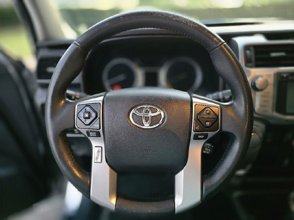 Toyota 4Runner SR5 4WD 2016