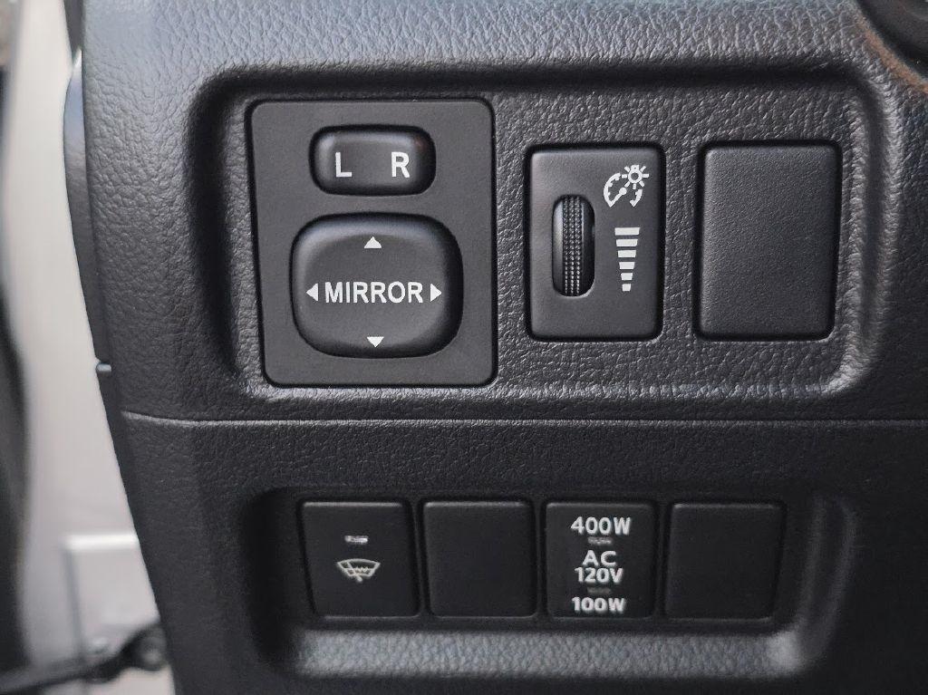 Toyota 4Runner SR5 4WD 2016