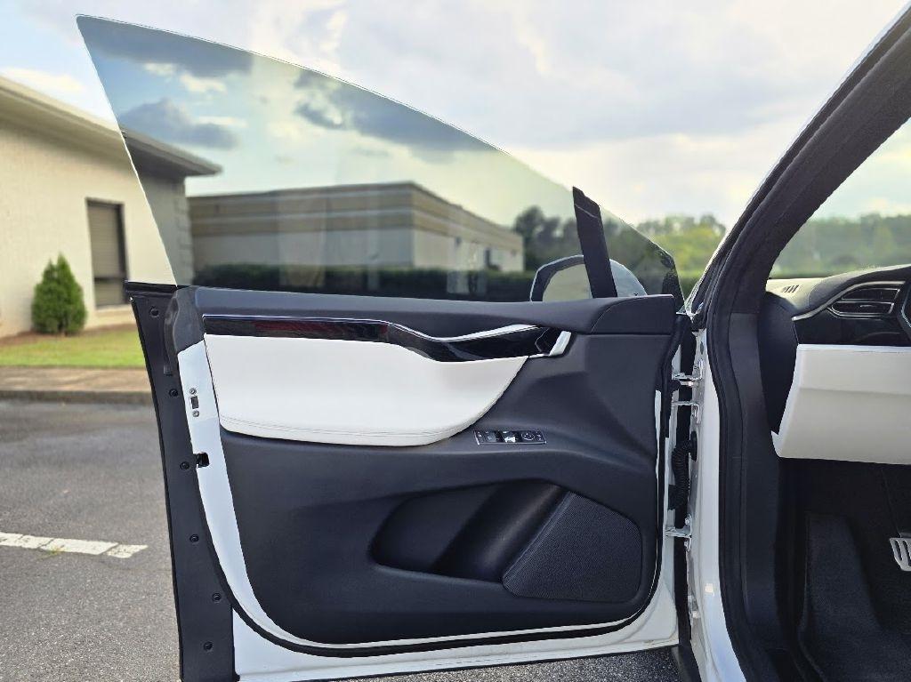 Tesla Model X P90D 2016