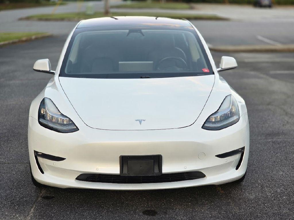 Tesla Model 3 photo 11