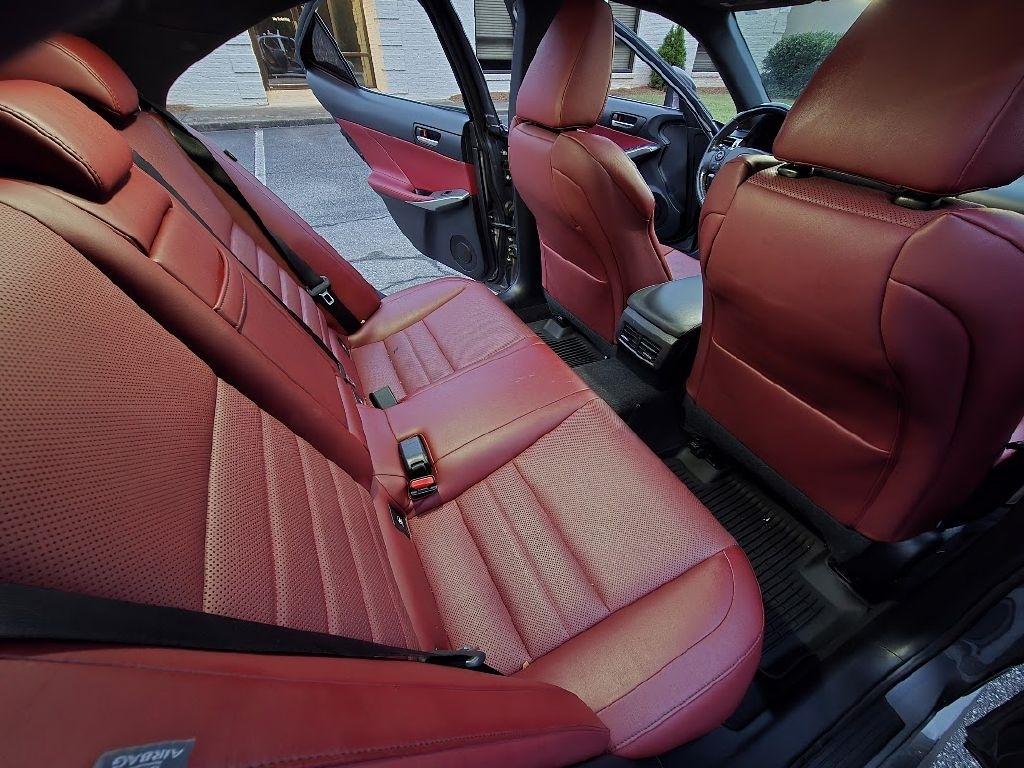 Lexus IS 200t 2016