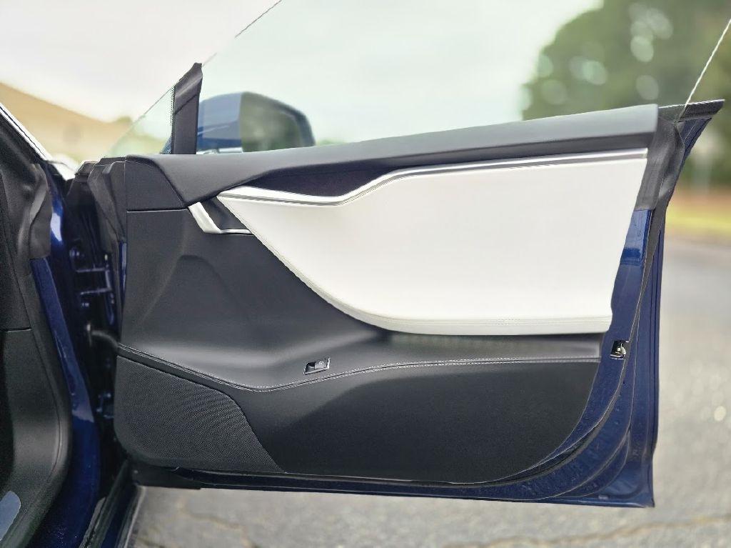 Tesla Model S 90D 2017