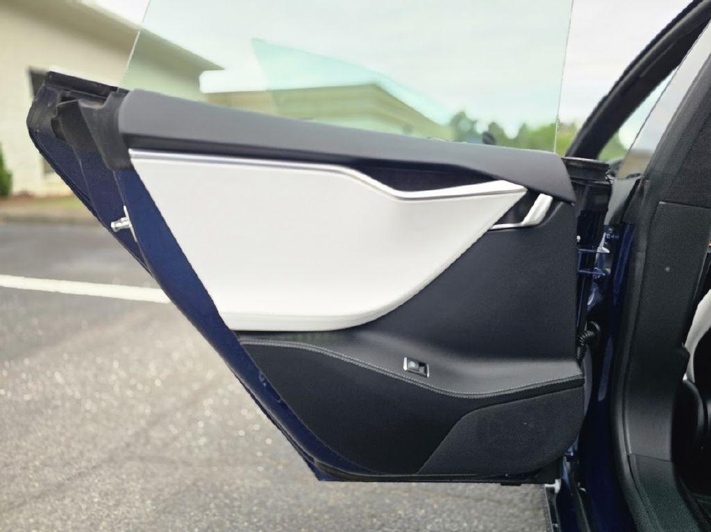 Tesla Model S 90D 2017