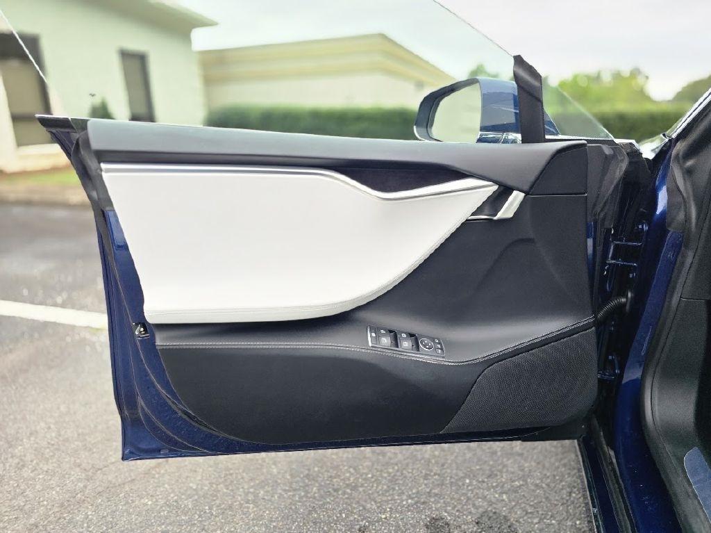 Tesla Model S 90D 2017