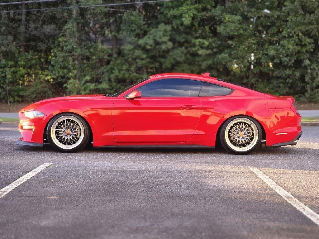 Ford Mustang EcoBoost Coupe 2021