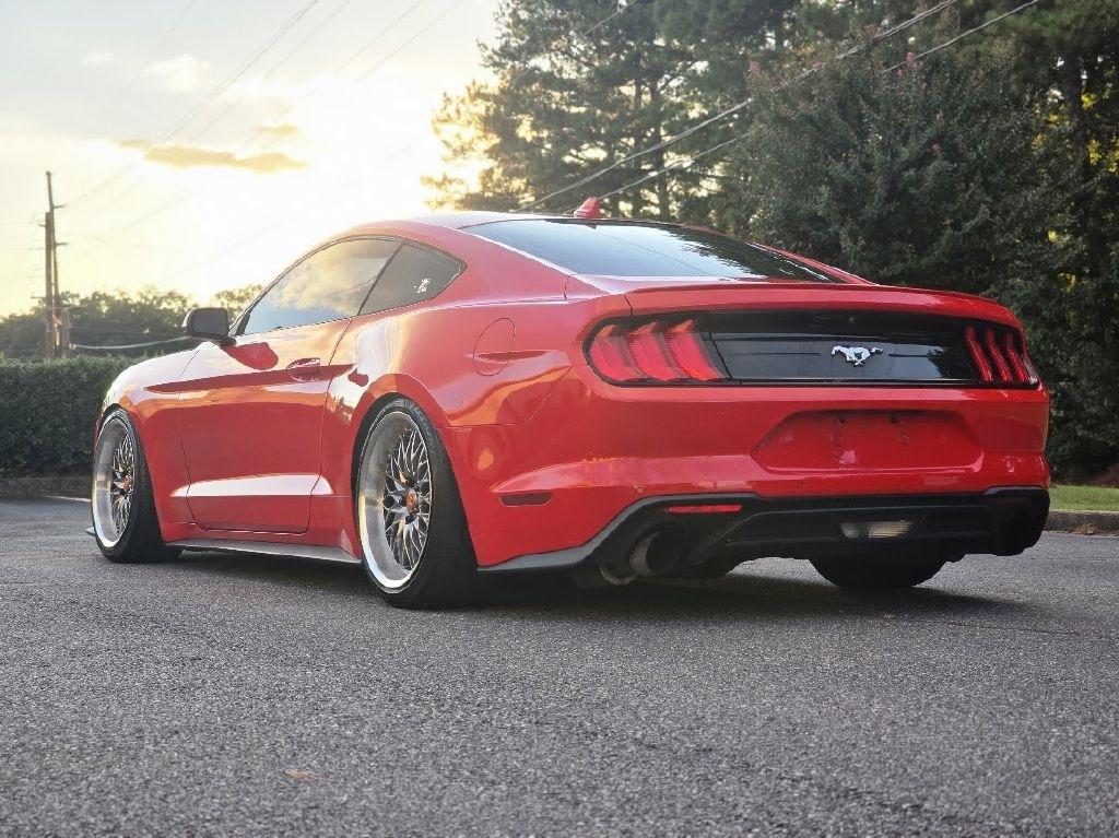 Ford Mustang EcoBoost Coupe 2021