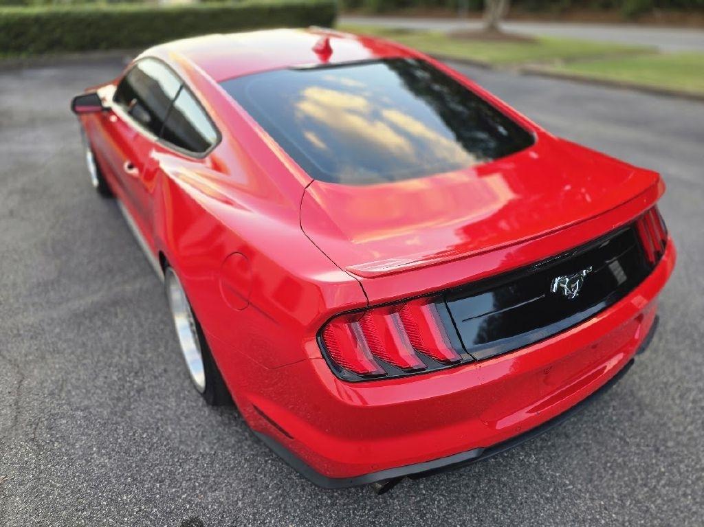 Ford Mustang EcoBoost Coupe 2021