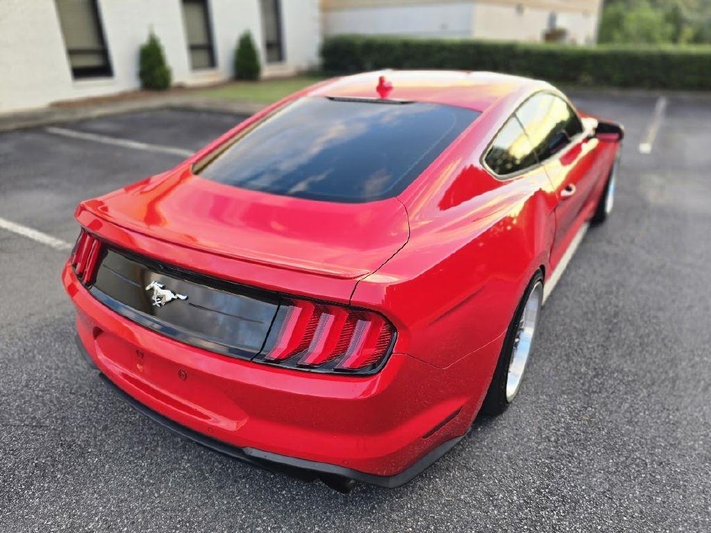 Ford Mustang EcoBoost Coupe 2021