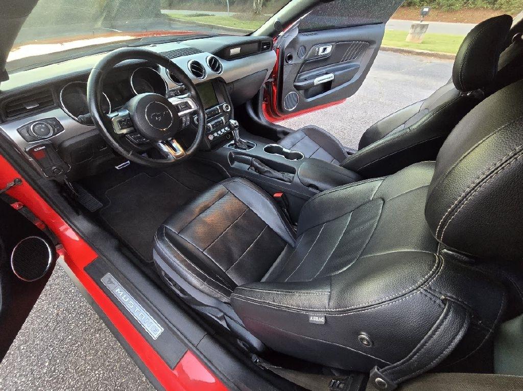 Ford Mustang EcoBoost Coupe 2021
