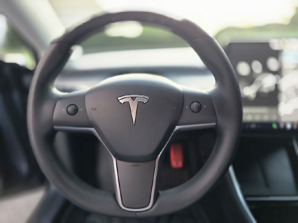 Tesla Model 3 Mid Range 2019