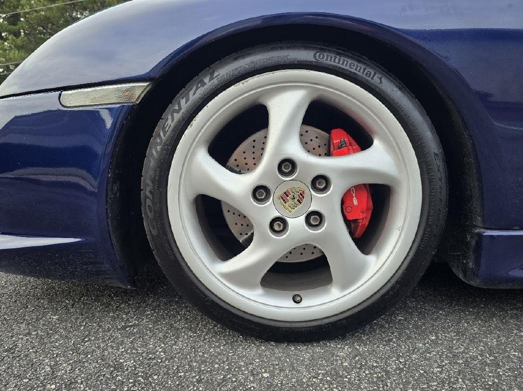 Porsche 911 Carrera 4S 2002