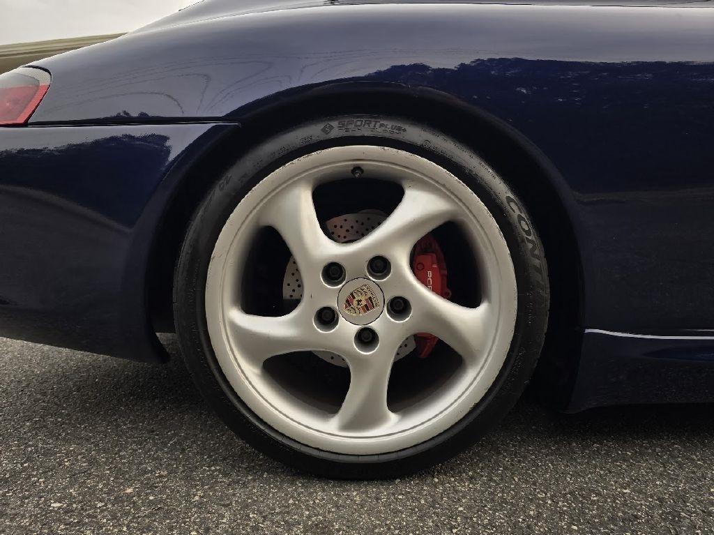 Porsche 911 Carrera 4S 2002