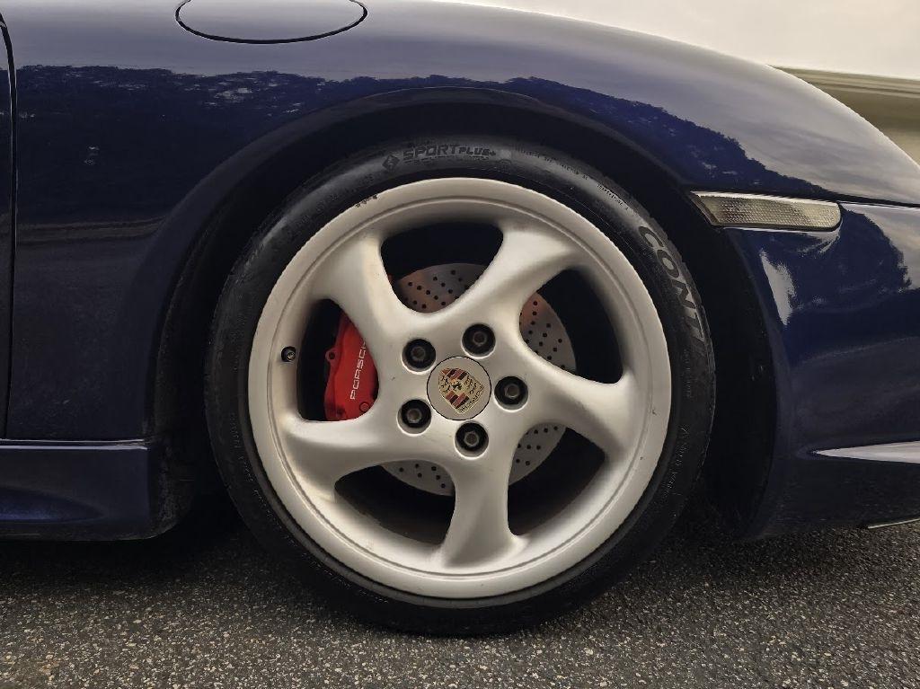 Porsche 911 Carrera 4S 2002