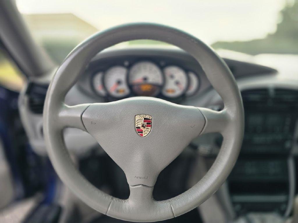 Porsche 911 Carrera 4S 2002
