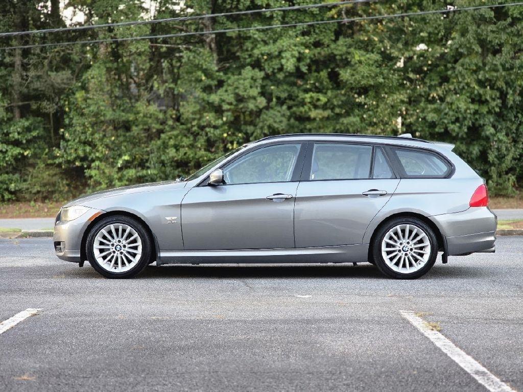 BMW 3-Series Sport Wagon 328i xDrive 2011