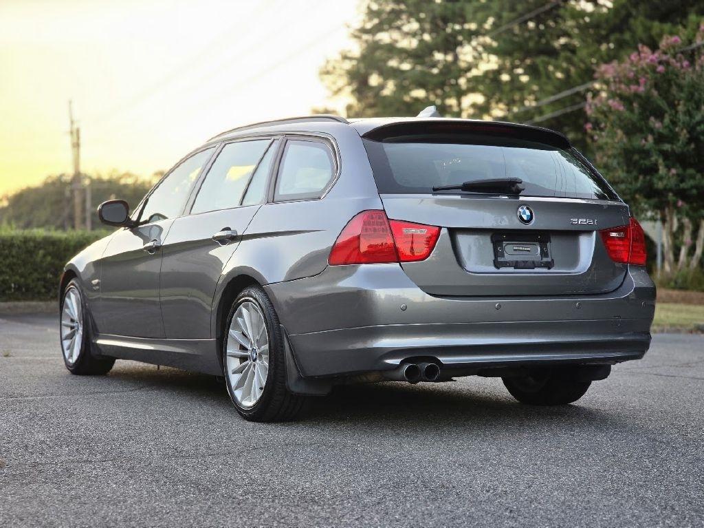 BMW 3-Series Sport Wagon 328i xDrive 2011