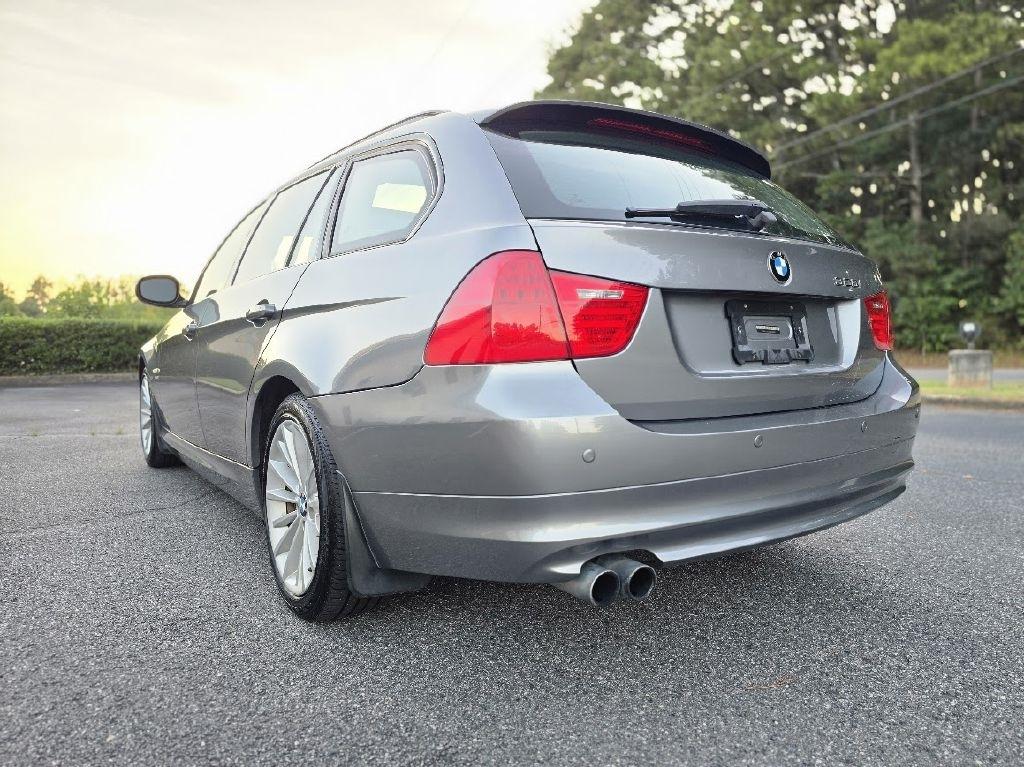 BMW 3-Series Sport Wagon 328i xDrive 2011