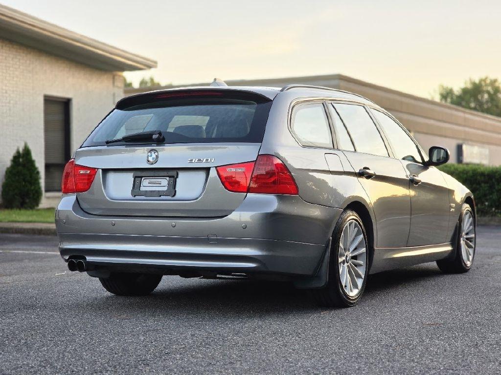 BMW 3-Series Sport Wagon 328i xDrive 2011