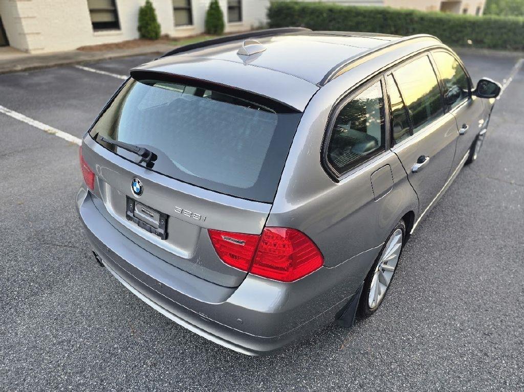 BMW 3-Series Sport Wagon 328i xDrive 2011