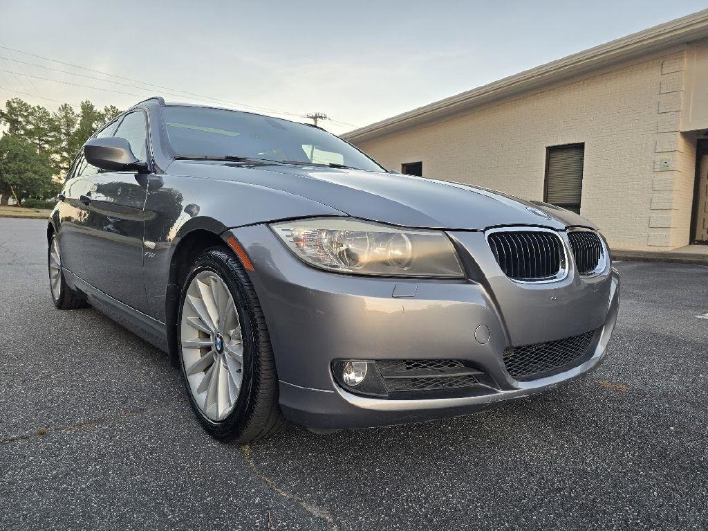 BMW 3-Series Sport Wagon 328i xDrive 2011