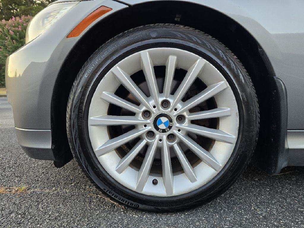 BMW 3-Series Sport Wagon 328i xDrive 2011