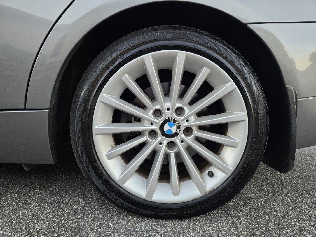 BMW 3-Series Sport Wagon 328i xDrive 2011