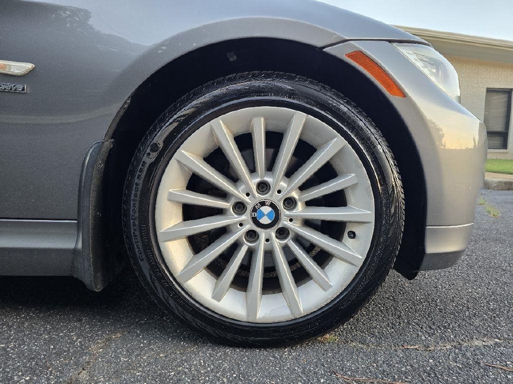BMW 3-Series Sport Wagon 328i xDrive 2011