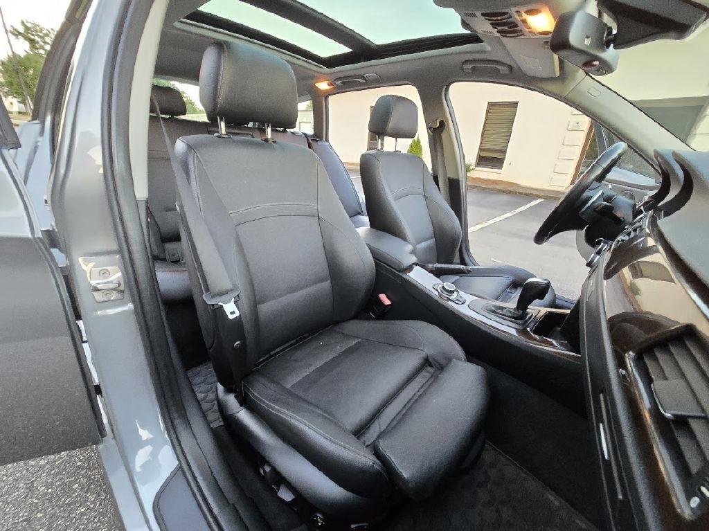 BMW 3-Series Sport Wagon 328i xDrive 2011
