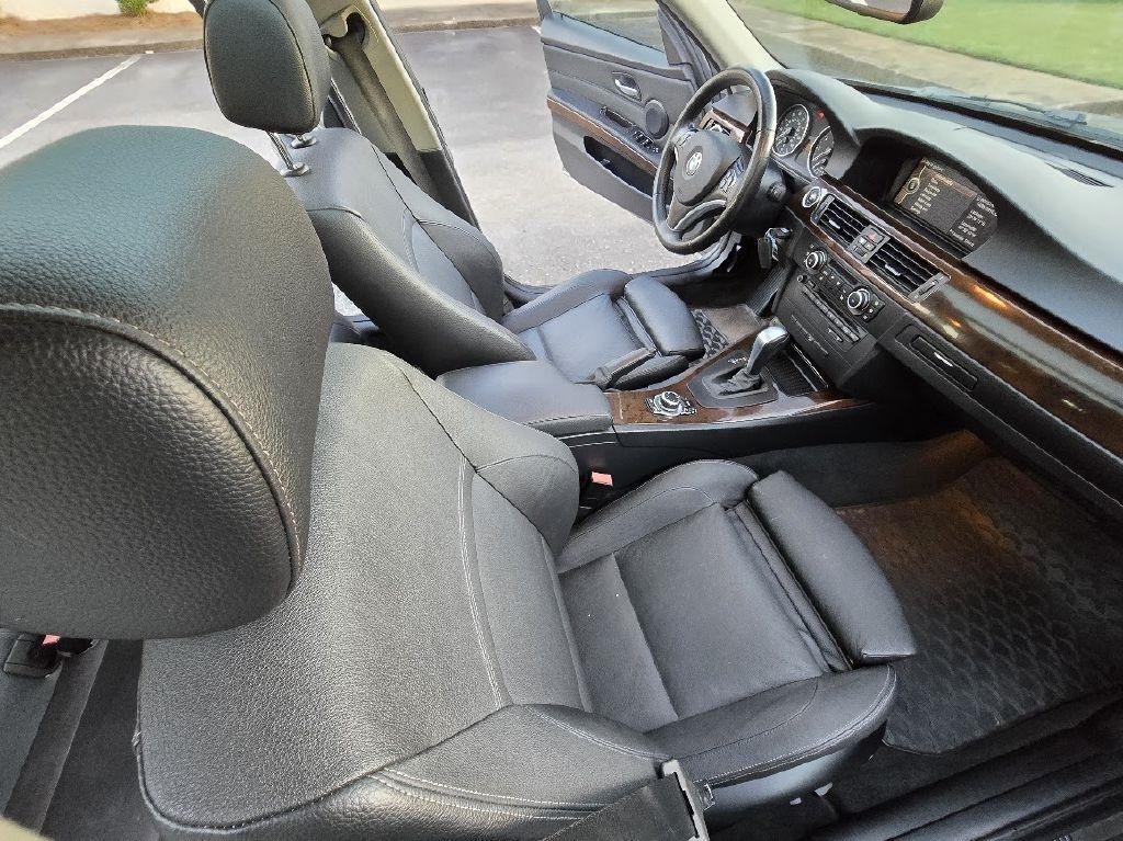 BMW 3-Series Sport Wagon 328i xDrive 2011